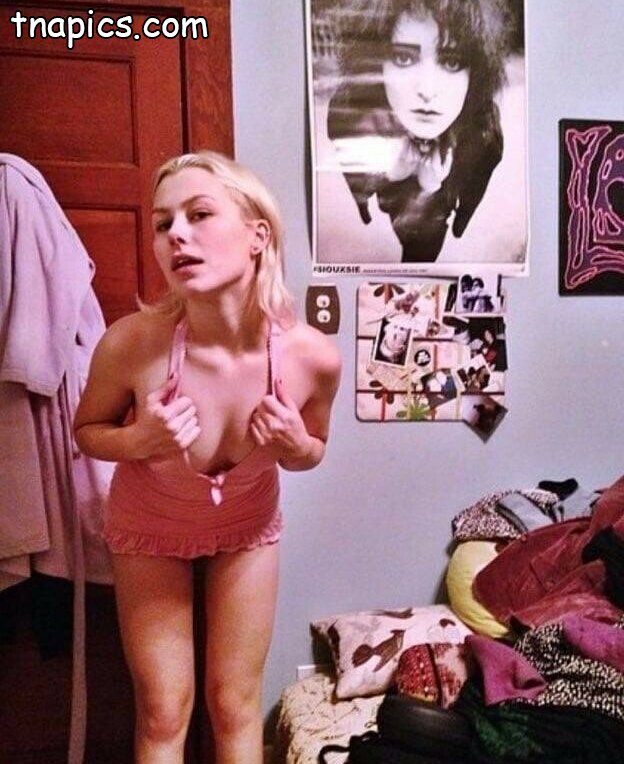 Phoebe Bridgers Nude 26