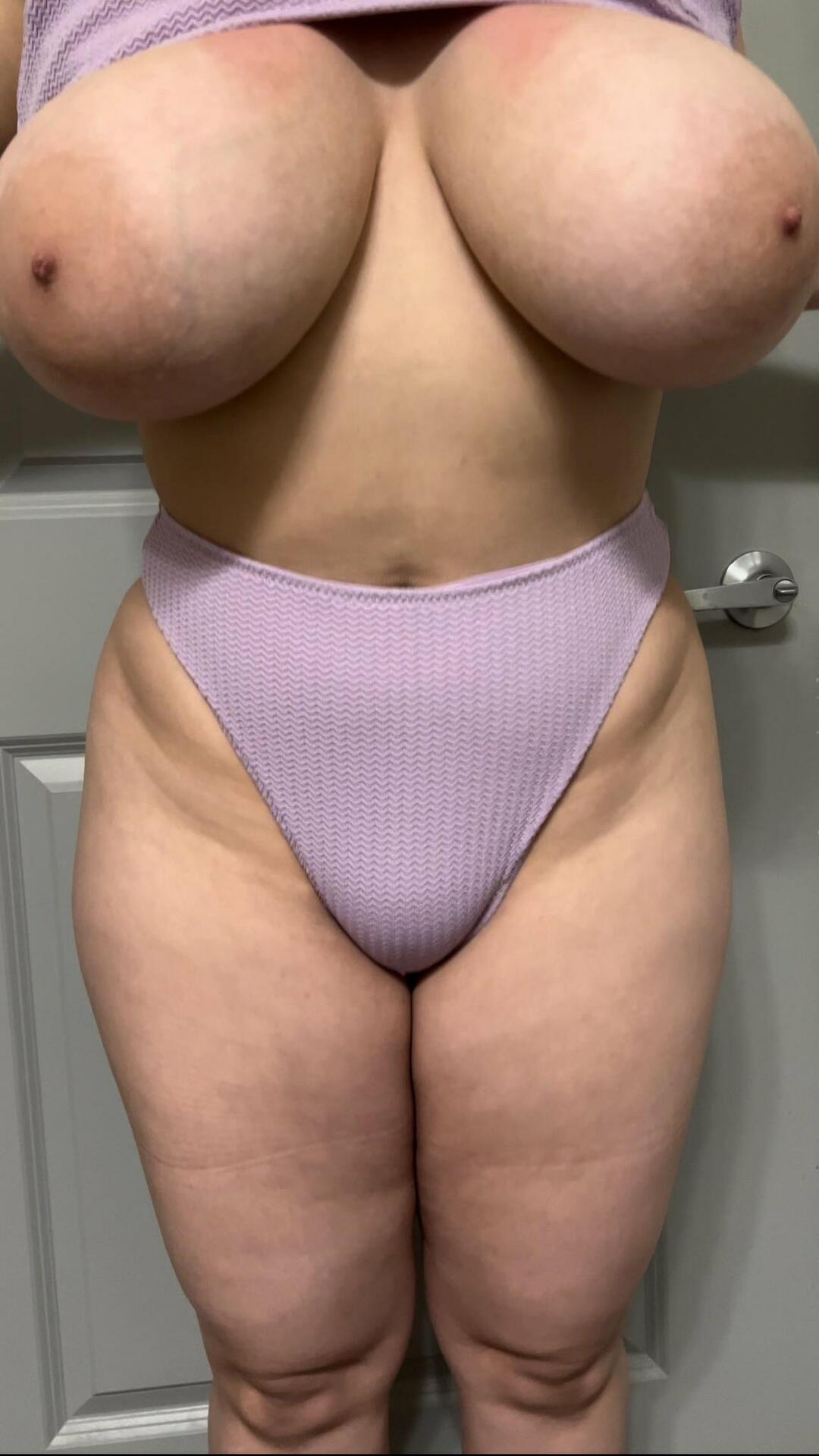 legogirl / legogirl.ca Nude OnlyFans Leaks 5