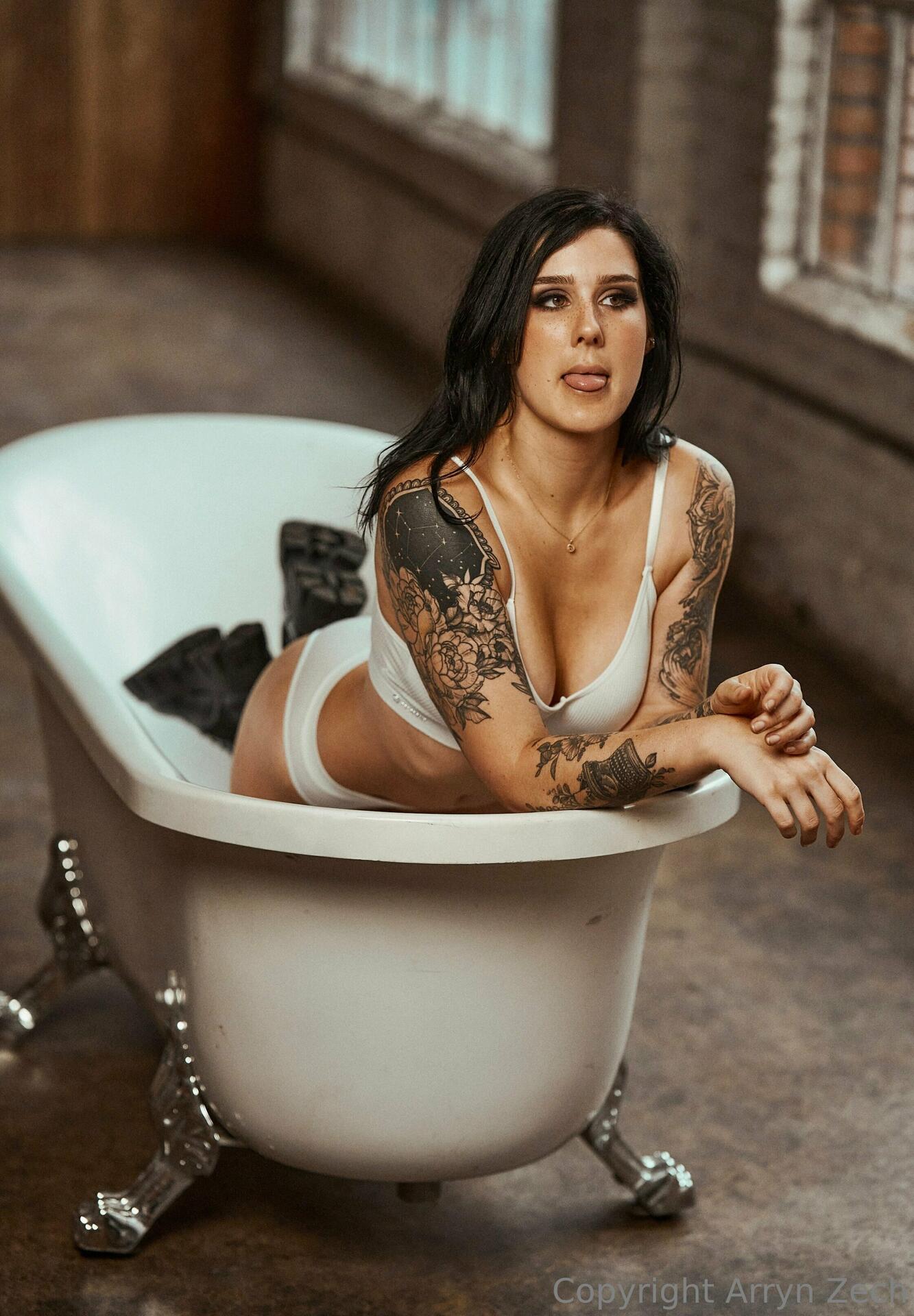 Arryn Zech / arryn Nude OnlyFans Leaks 18