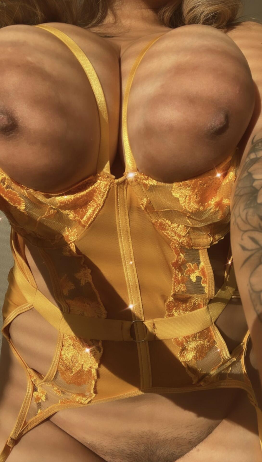 Misstaniaramos Nude OnlyFans Leaks 15