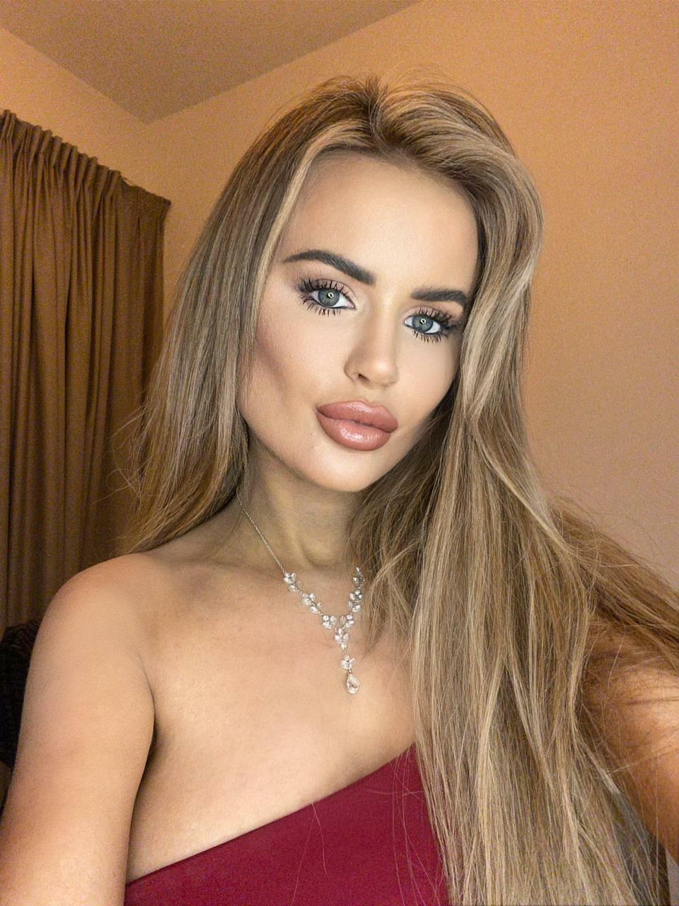 Nicole Farrell Glasgow / scottishbarbie Nude OnlyFans Leaks 2